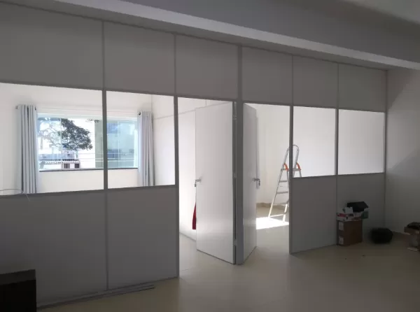 Divisórias para ambientes comerciais em Curitiba